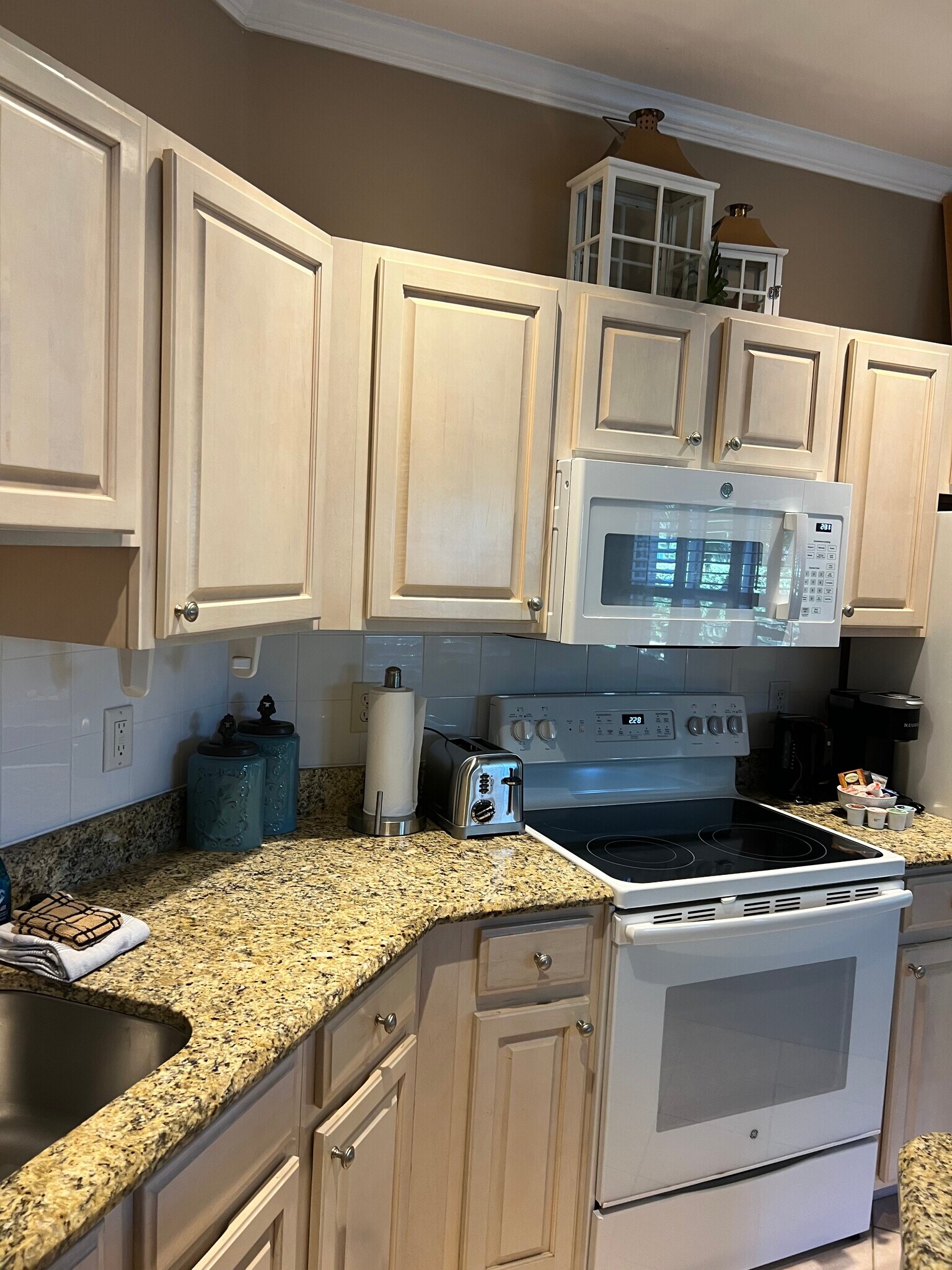 Building Photo - 10067 Perfect Dr
