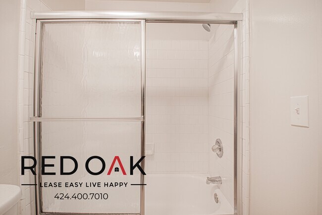 Building Photo - 4651 Cahuenga Blvd