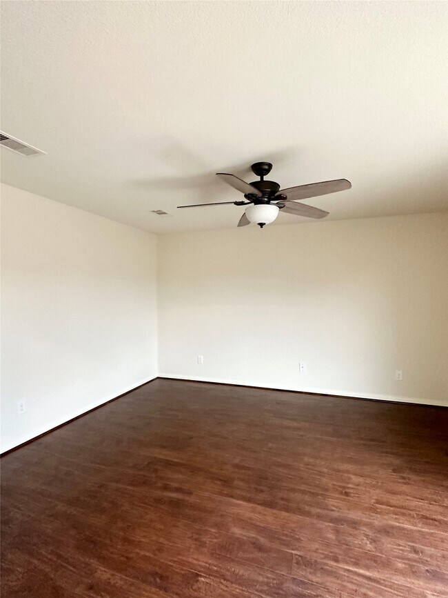 Building Photo - 329 Killam County Dr