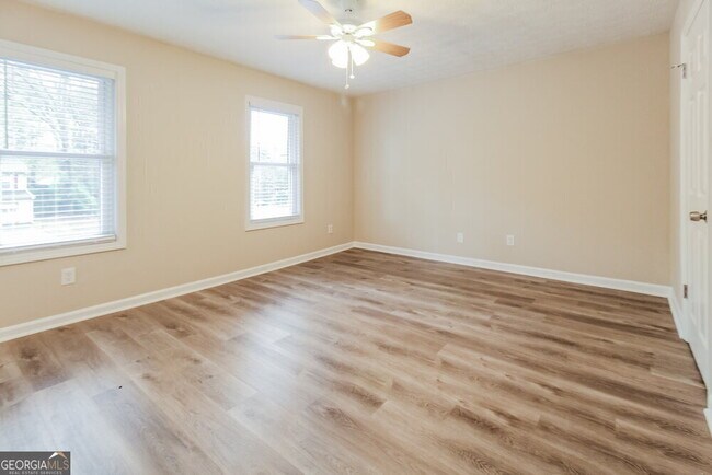 Building Photo - 3210 Fescue Cir