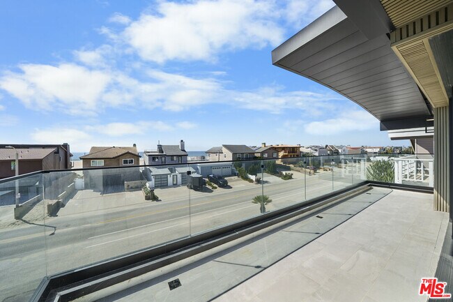 Building Photo - 1500 Ocean Dr