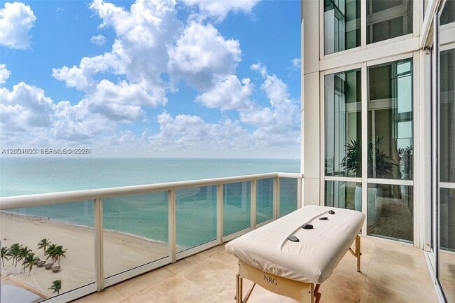 Building Photo - 18201 Collins Ave