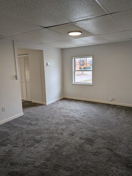 Building Photo - 65 E Stevens St