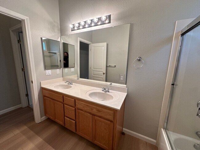 Building Photo - 1834 Treeline Way