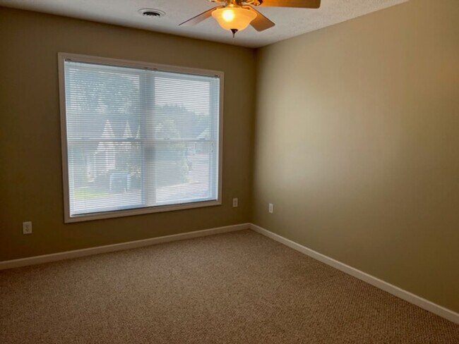 Building Photo - 79 Trimmer Trail
