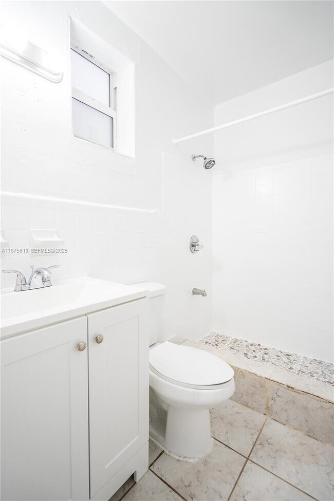 Building Photo - 6650 Miller Dr