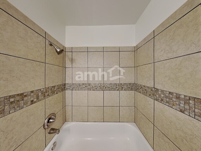 Building Photo - 9319 Foxgrove Way