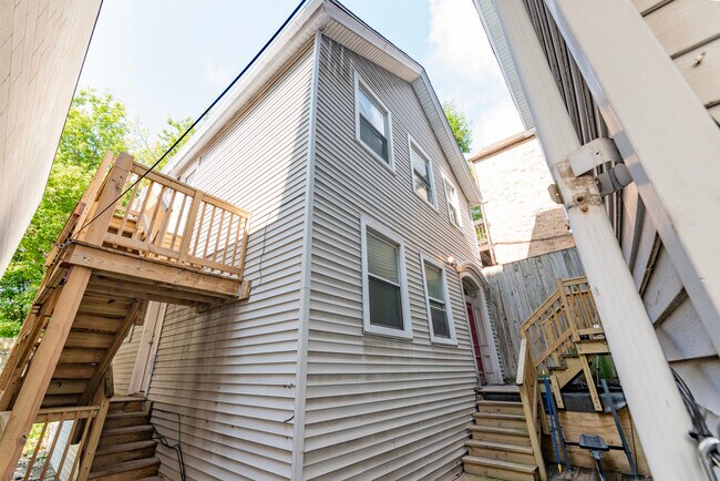 Primary Photo - 1022 W Fry St