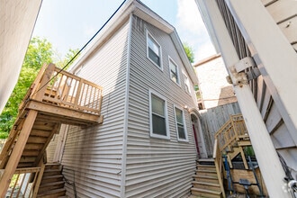 Building Photo - 1022 W Fry St