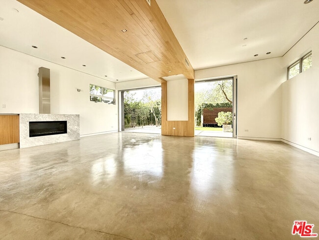 Building Photo - 716 Brooks Ave