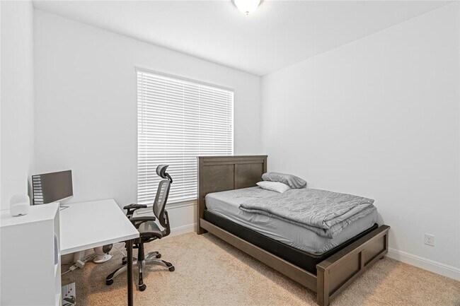Building Photo - 3037 Sage Ranch Dr