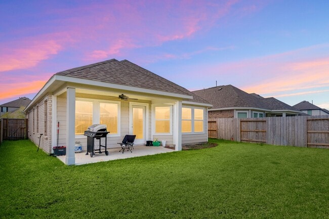 Building Photo - 21670 Wave Holw Dr