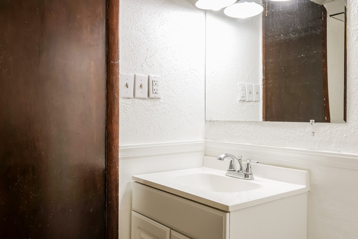 Building Photo - 5511 Woodhaven Dr