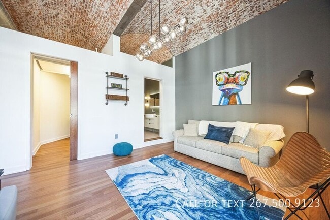 Building Photo - 105 S 12th St