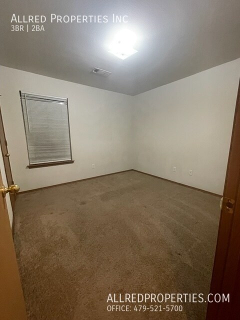 Building Photo - 317 E Asher Ct