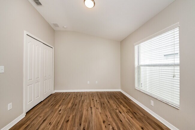 Building Photo - 1037 Seminole Sky Dr