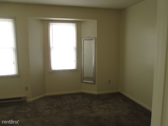 Building Photo - 2 br, 1.5 bath Townhome - 957 Orchard Dr