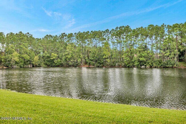 Building Photo - 12895 Bentwater Dr