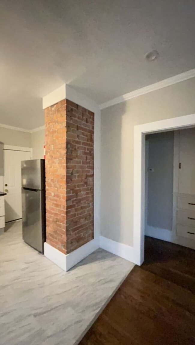 Building Photo - 7426 Dunedin St