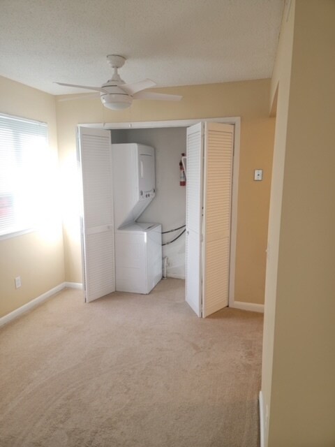 Laundry - 3209 Heathstead Pl