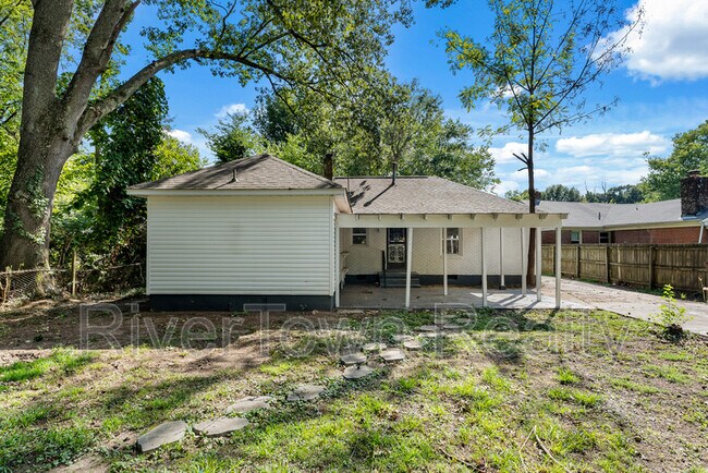 Building Photo - 810 Indian Dr