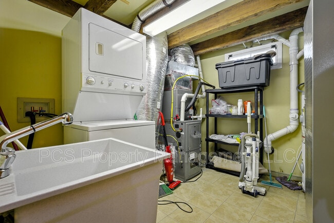Building Photo - 11826 Colonial Trail W