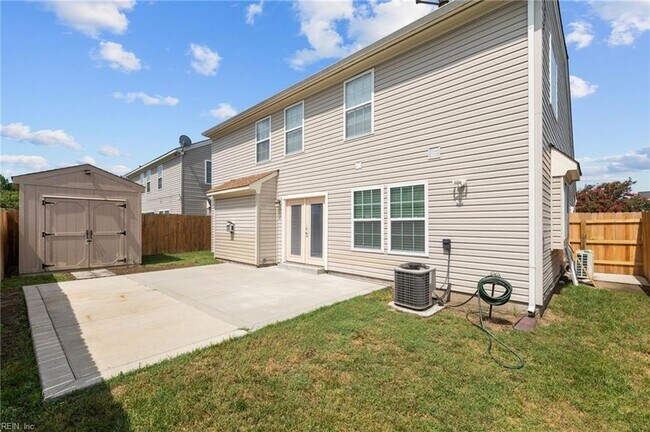 Building Photo - 148 Graystone Trce