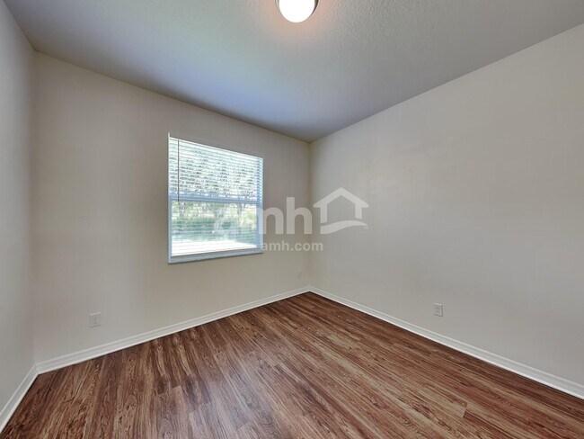 Building Photo - 12823 24th St Cir E