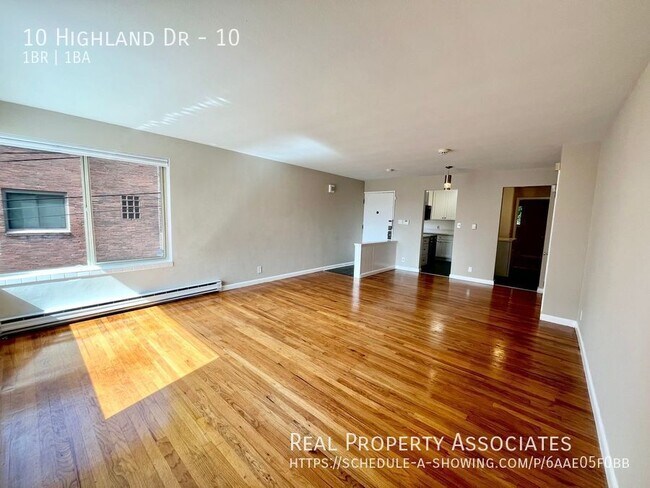 Building Photo - 10 Highland Dr