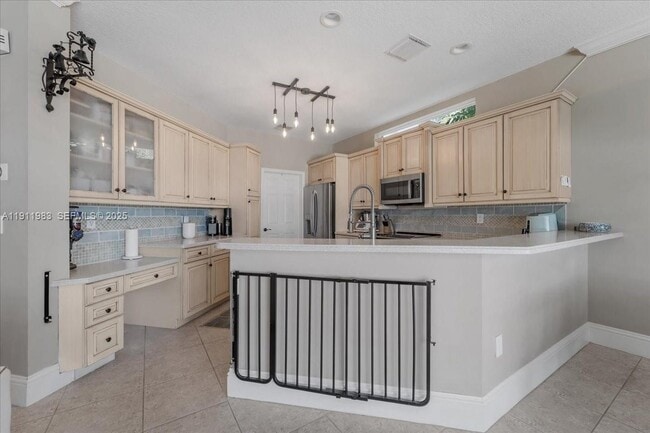 Building Photo - 5235 SW 171st Ave