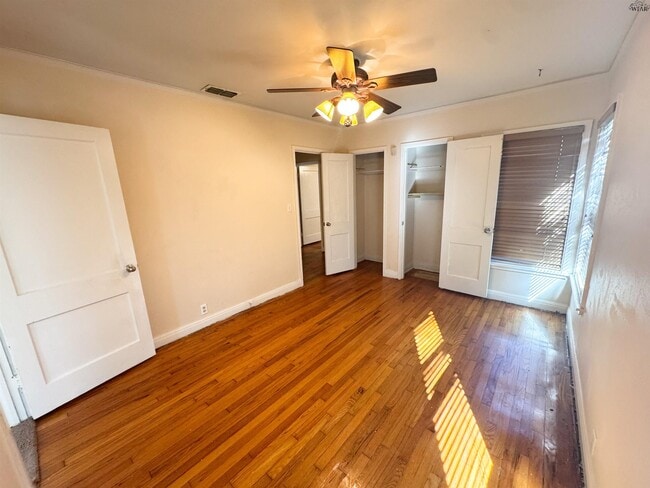 Building Photo - 3200 Glenwood Ave