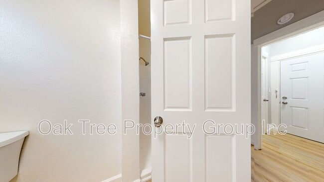 Building Photo - 144 Grand Ave