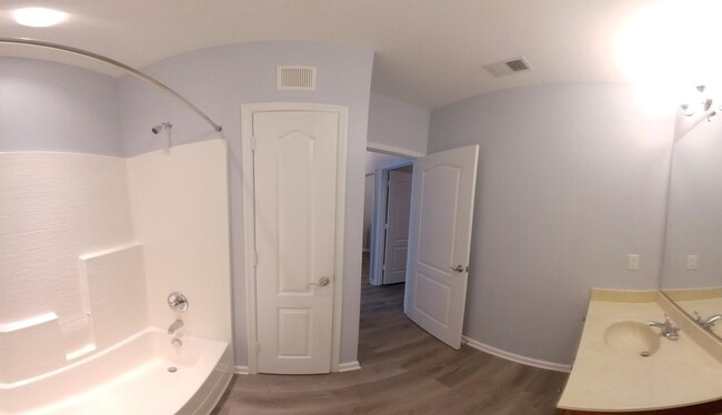 Building Photo - 908 Southmoor Dr