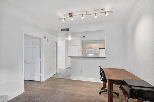 Building Photo - 1805 N Flagler Dr