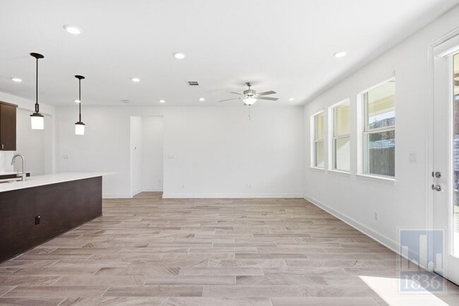 Building Photo - 19312 Fernando Trl