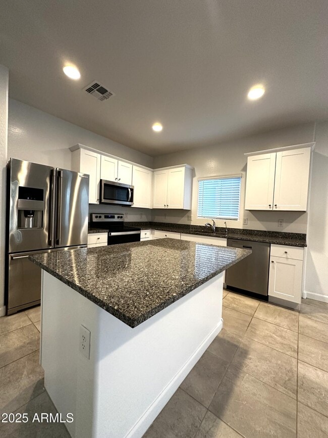 Building Photo - 3241 W Shanley Ave