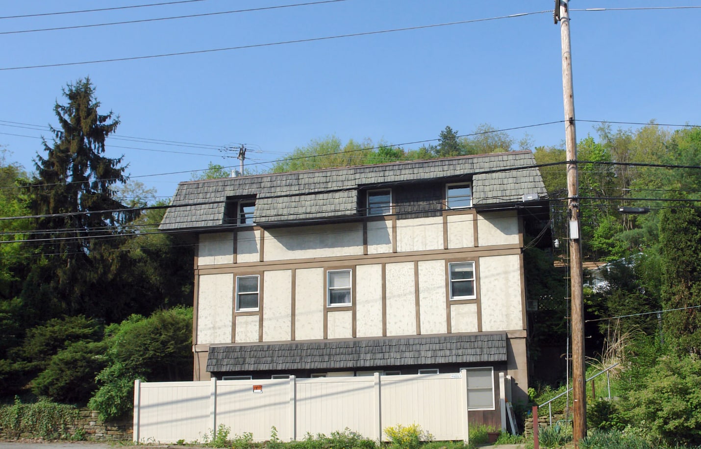 Building Photo - 2807 Middle Rd