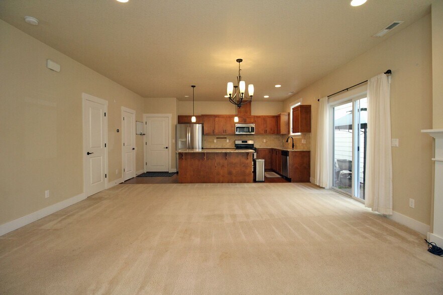 Building Photo - 420 SW 204th Terrace