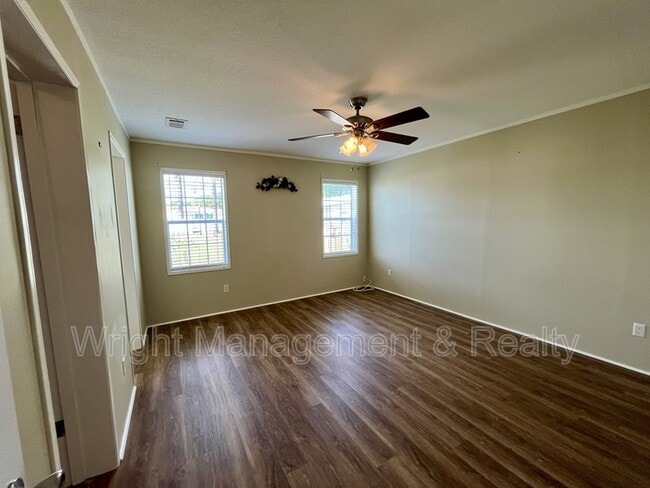 Building Photo - 38055 Woodgate Ln