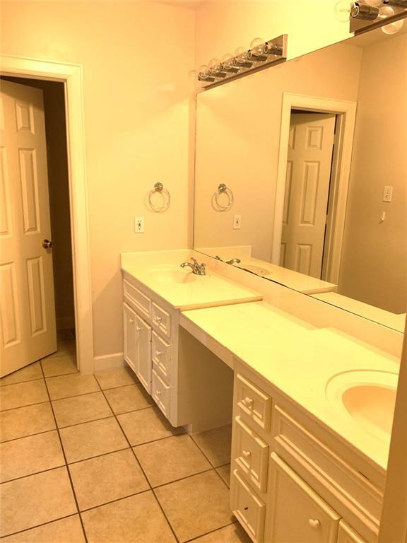 Building Photo - 17801 Berry Point Dr