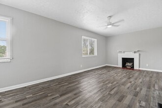 Building Photo - 375 S Chase Ave