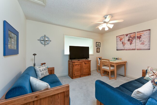 Building Photo - "Charming 2-Bed, 2-Bath Townhouse Retreat with 1,251 Sq Ft of Comfort in Wilmington!"