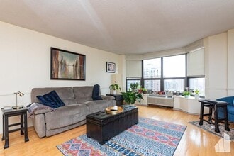 Building Photo - 1 bedroom in Chicago IL 60605
