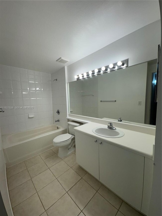 Building Photo - 8000 N Nob Hill Rd