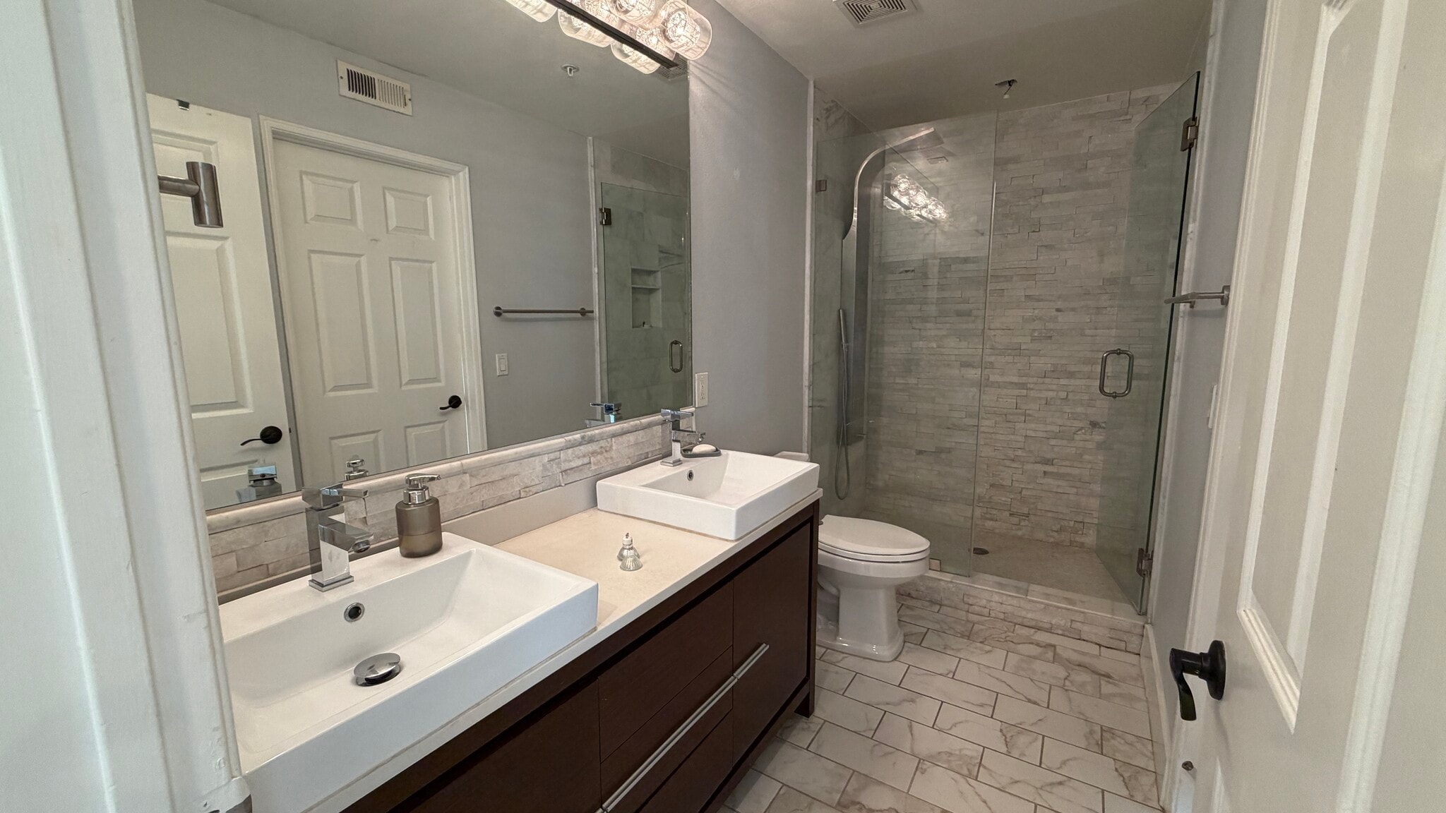 Building Photo - 1200 Pacific Coast Hwy