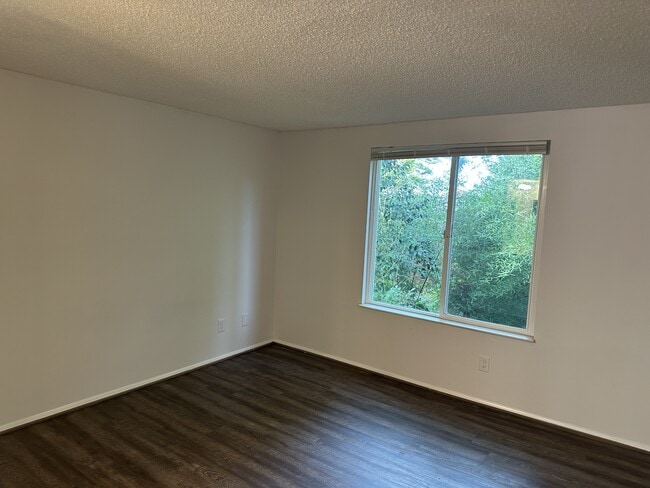 Building Photo - 3164 Central Ave