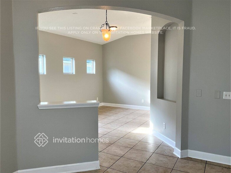 Building Photo - 14745 Falling Waters Dr