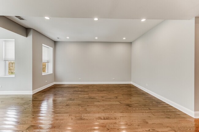 Building Photo - 1321 S Millard Ave