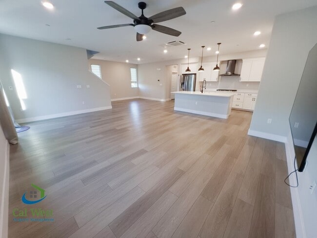 Building Photo - $4495 - Beautiful Corner Unit Townhome in ...