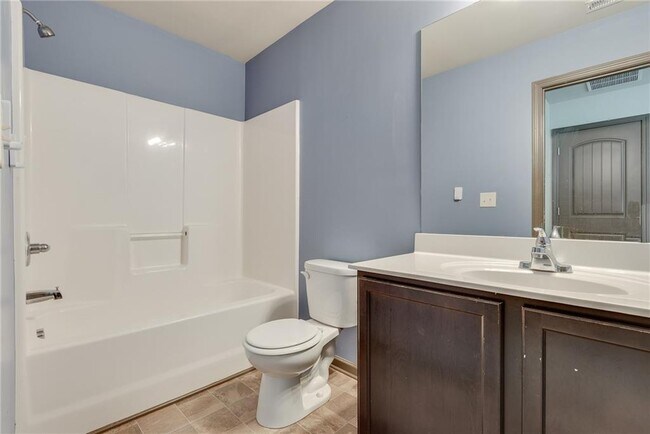 Building Photo - 4135 Whitfield Oak Way NE